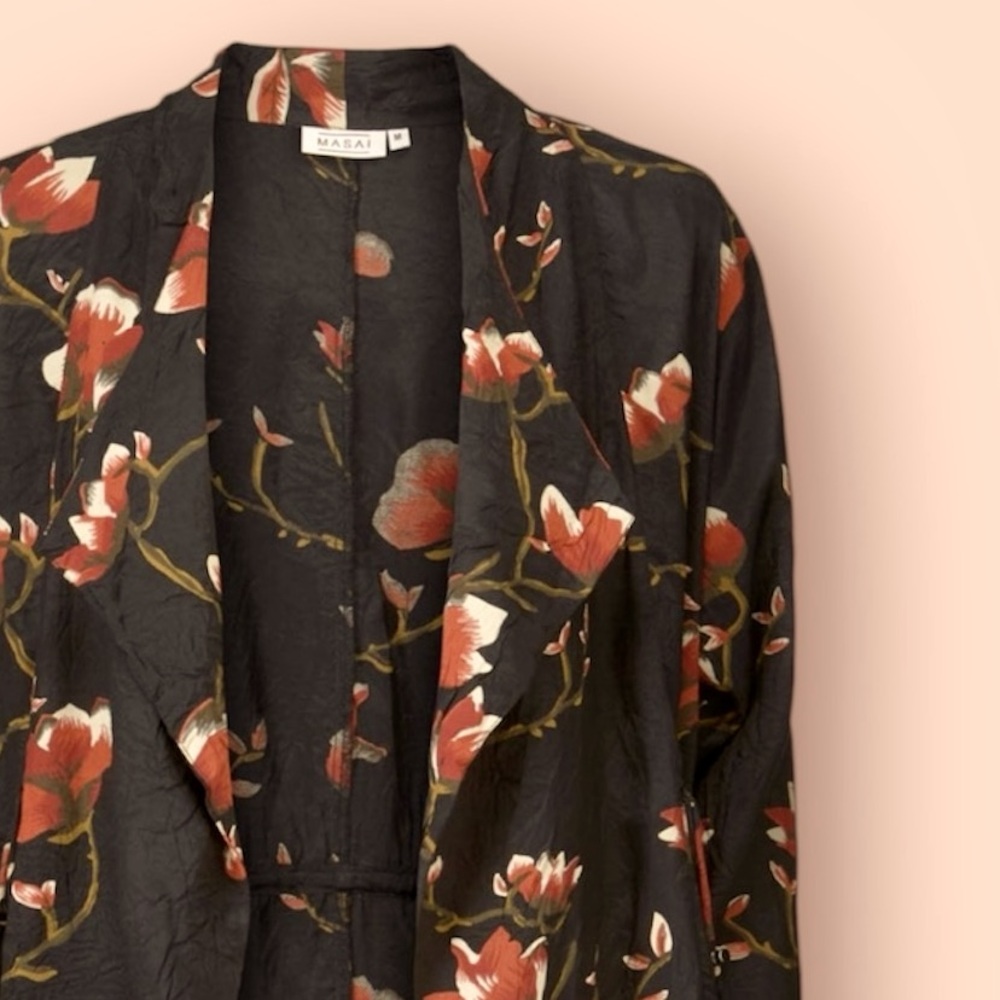 Unique and stunning Masai Clothing Floral print Drawstring Kimono size Medium